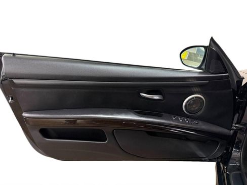 Used 2011 BMW M3 Convertible image 13