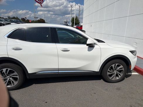 Used 2022 Buick Envision Essence w/ Technology Package I FWD image 8