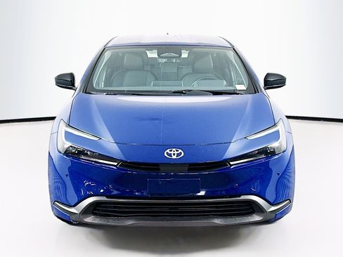 Used 2025 Toyota Prius LE image 2