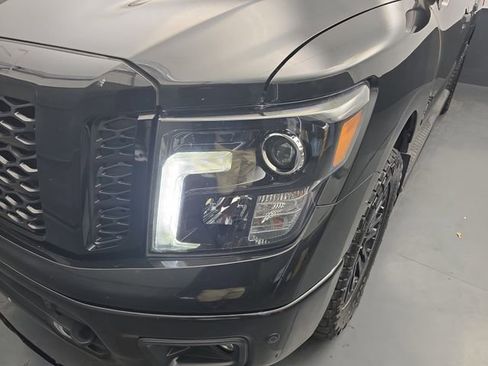 Used 2019 Nissan Titan SL w/ Midnight Edition image 14