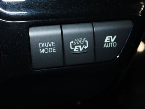 Used 2021 Toyota Prius Prime XLE FWD image 25