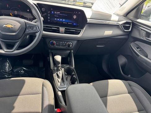 Certified 2025 Chevrolet TrailBlazer LS FWD image 12
