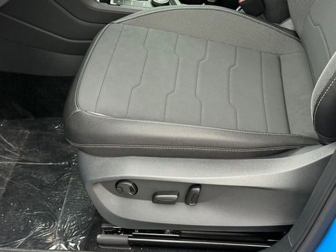 New 2026 Volkswagen Taos SE AWD/4WD image 16