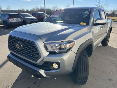 Certified 2023 Toyota Tacoma TRD Off-Road image 3