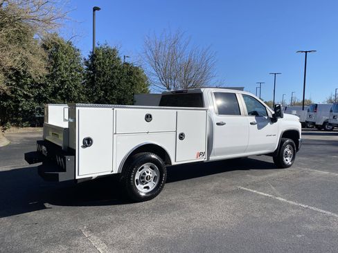 Used 2024 Chevrolet Silverado 2500 W/T w/ WT Convenience Package image 9