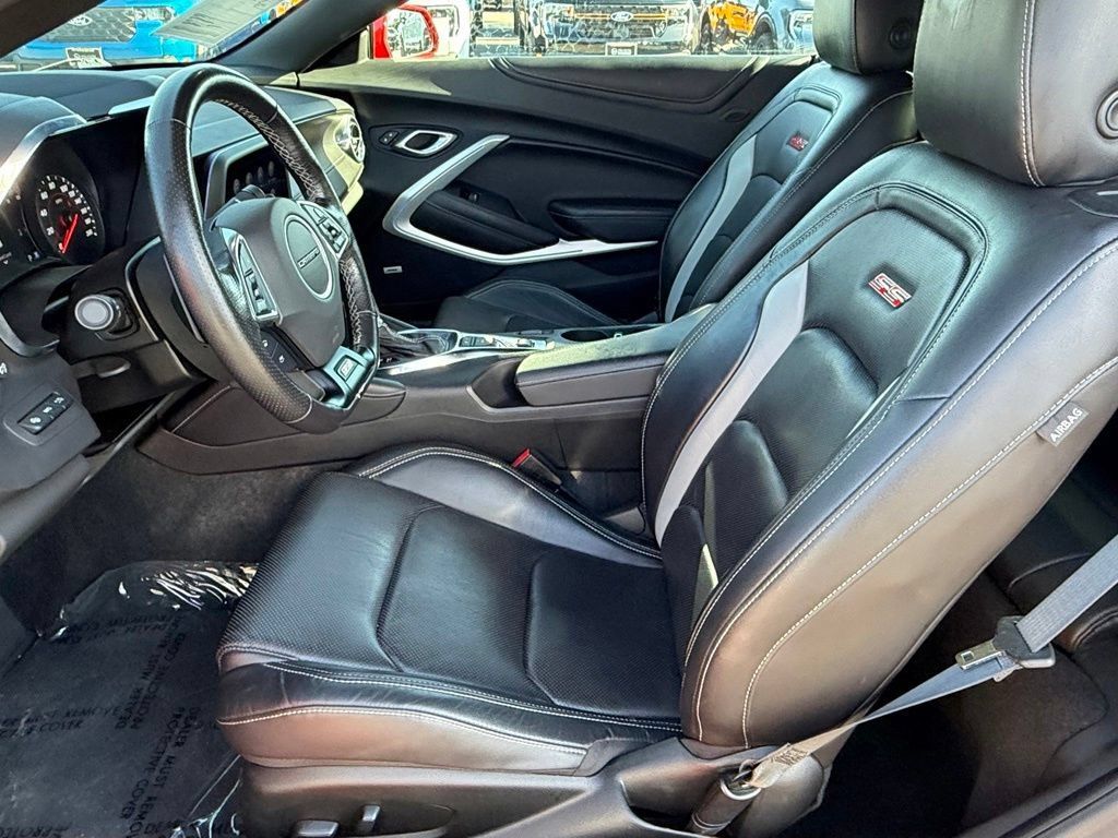 Used 2021 Chevrolet Camaro SS RWD image 18