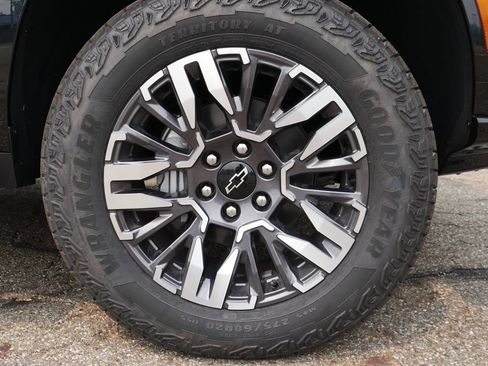 New 2026 Chevrolet Tahoe Z71 w/ Comfort Package AWD/4WD image 8