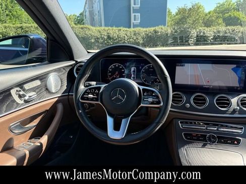 Used 2019 Mercedes-Benz E 300 4MATIC image 14