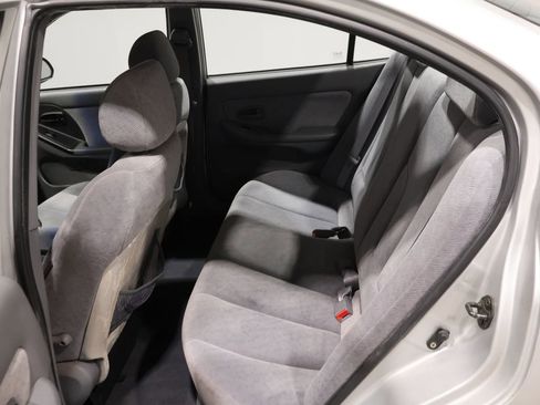 Used 2004 Hyundai Elantra GT image 17