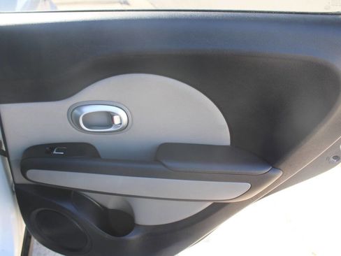 Used 2018 Kia Soul + FWD image 9