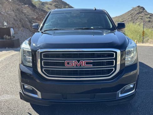Used 2017 GMC Yukon XL SLT image 2