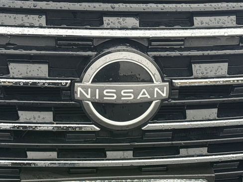 Used 2025 Nissan Rogue SV image 7