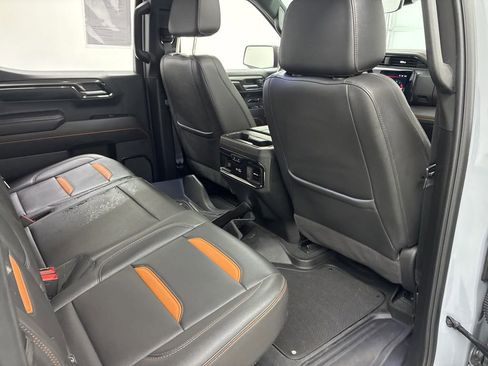 Used 2024 GMC Sierra 1500 AT4 w/ Technology Package image 42
