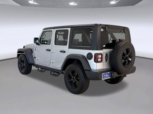 Used 2023 Jeep Wrangler Unlimited Sport AWD/4WD image 3