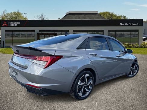 Used 2023 Hyundai Elantra Limited w/ Cargo Package FWD image 5