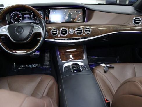 Used 2015 Mercedes-Benz S 550 4MATIC image 2