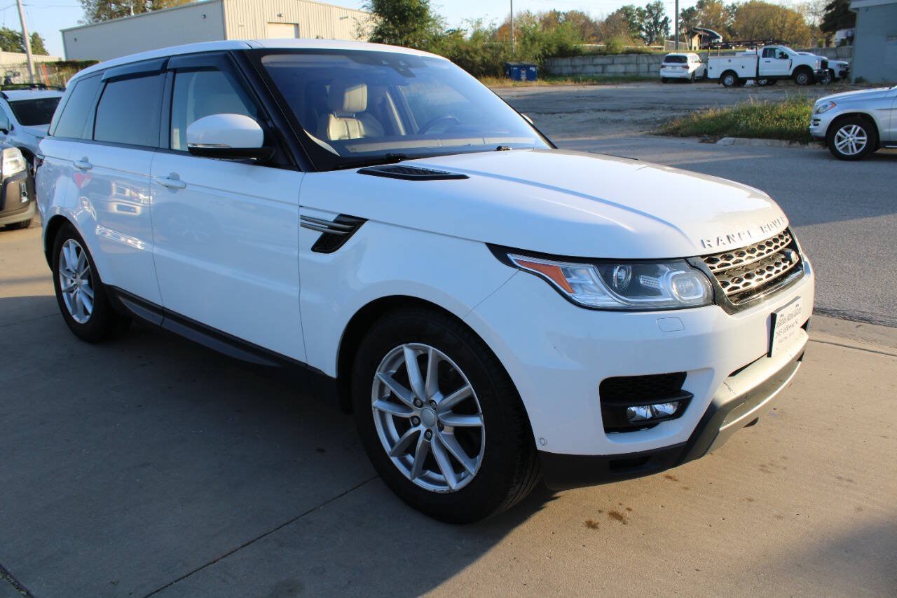 Used 2017 Land Rover Range Rover Sport SE AWD/4WD image 4