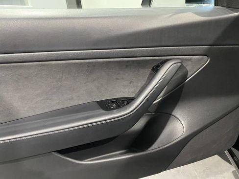 Used 2020 Tesla Model 3 Standard Range Plus image 12