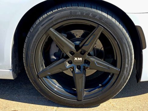 Used 2019 Chrysler 300 S w/ S Model Appearance Package image 8