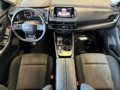 Used 2026 Nissan Rogue SV FWD image 3