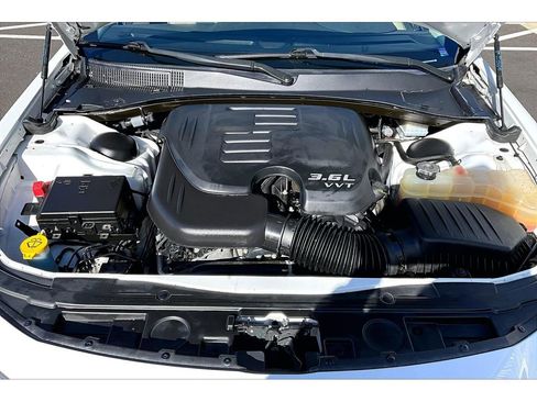 Used 2021 Chrysler 300 Touring L image 10