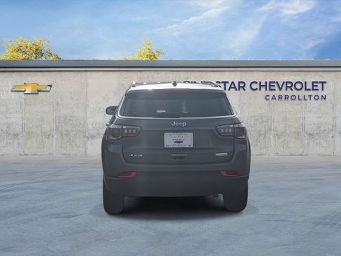 Used 2018 Jeep Compass Latitude w/ Popular Equipment Group AWD/4WD image 7