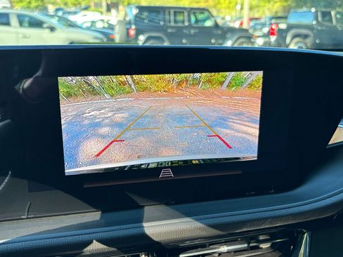 Used 2025 Buick Envista Sport Touring image 17