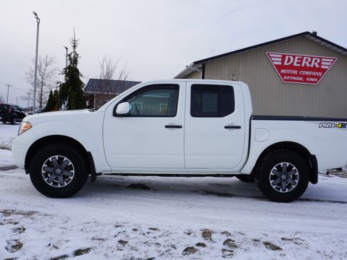 Used 2019 Nissan Frontier PRO-4X image 26