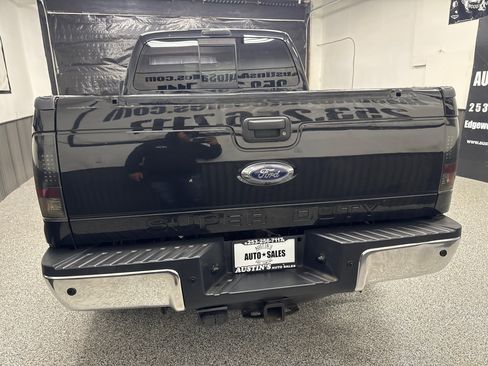 Used 2013 Ford F350 Lariat w/ Lariat Chrome Pkg image 4