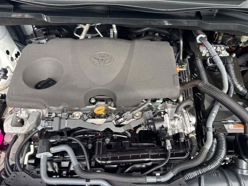 Used 2023 Toyota Sienna LE FWD image 32