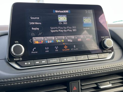 Used 2023 Nissan Rogue SV image 29