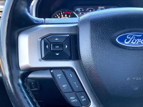 Used 2017 Ford F150 Platinum w/ Equipment Group 701A Luxury AWD/4WD image 24