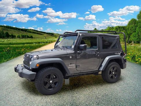 Used 2018 Jeep Wrangler Sport AWD/4WD image 2