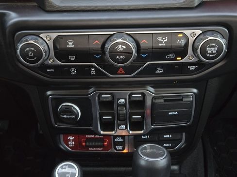Used 2023 Jeep Gladiator Rubicon w/ Trailer Tow Package AWD/4WD image 20