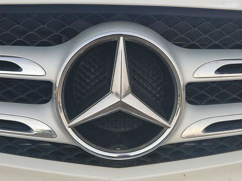 Used 2019 Mercedes-Benz GLC 300 4MATIC image 9