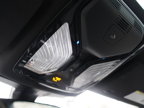 Used 2023 BMW 540i xDrive w/ M Sport Package image 32