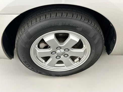 Used 2004 Toyota Prius image 11