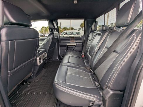 Used 2022 Ford F350 Lariat image 14