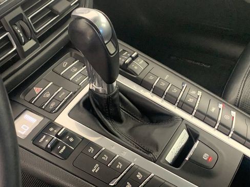 Used 2020 Porsche Macan AWD/4WD image 24