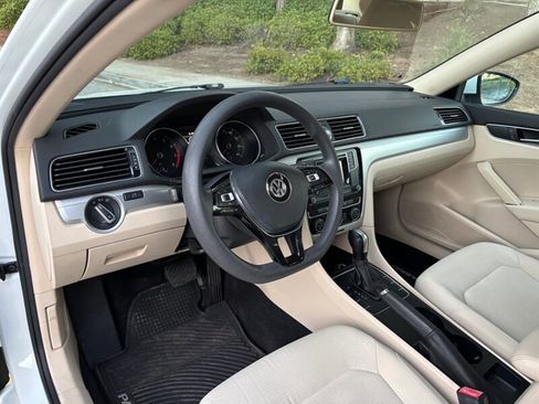 Used 2017 Volkswagen Passat 1.8T S image 10