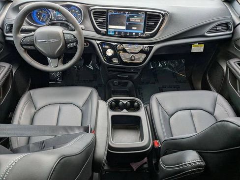 New 2026 Chrysler Pacifica Select image 14