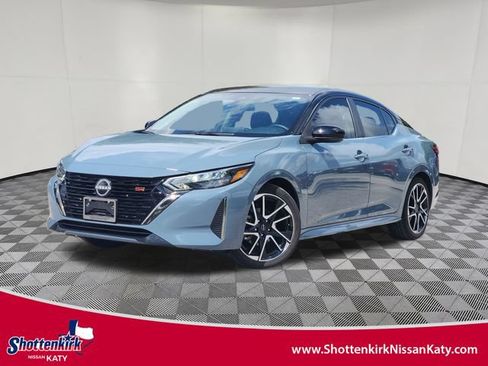 Used 2025 Nissan Sentra SR FWD image 1