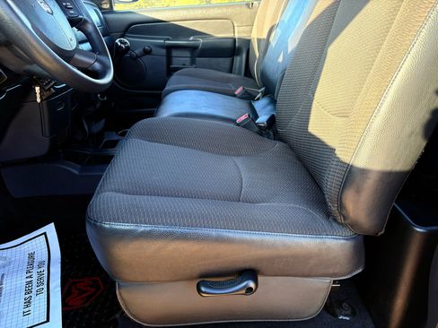 Used 2004 Dodge Ram 1500 Truck ST w/ ST Value Group image 38