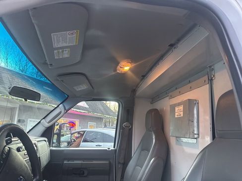 Used 2016 Ford E-350 and Econoline 350 Super Duty w/ Power Windows & Locks Group image 43