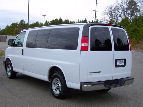 Used 2017 Chevrolet Express 2500 LT w/ LT Preferred Equipment Group image 2