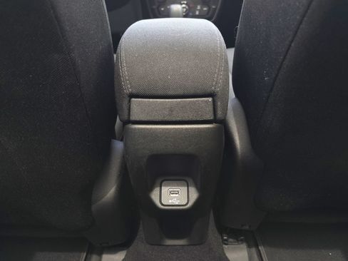 Used 2021 Jeep Renegade Latitude w/ Sun & Sound Group FWD image 24
