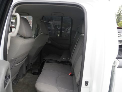 Used 2016 Nissan Frontier SV w/ SV Value Truck Package RWD image 18