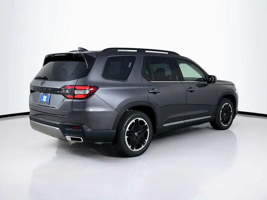 New 2026 Honda Pilot Touring image 7
