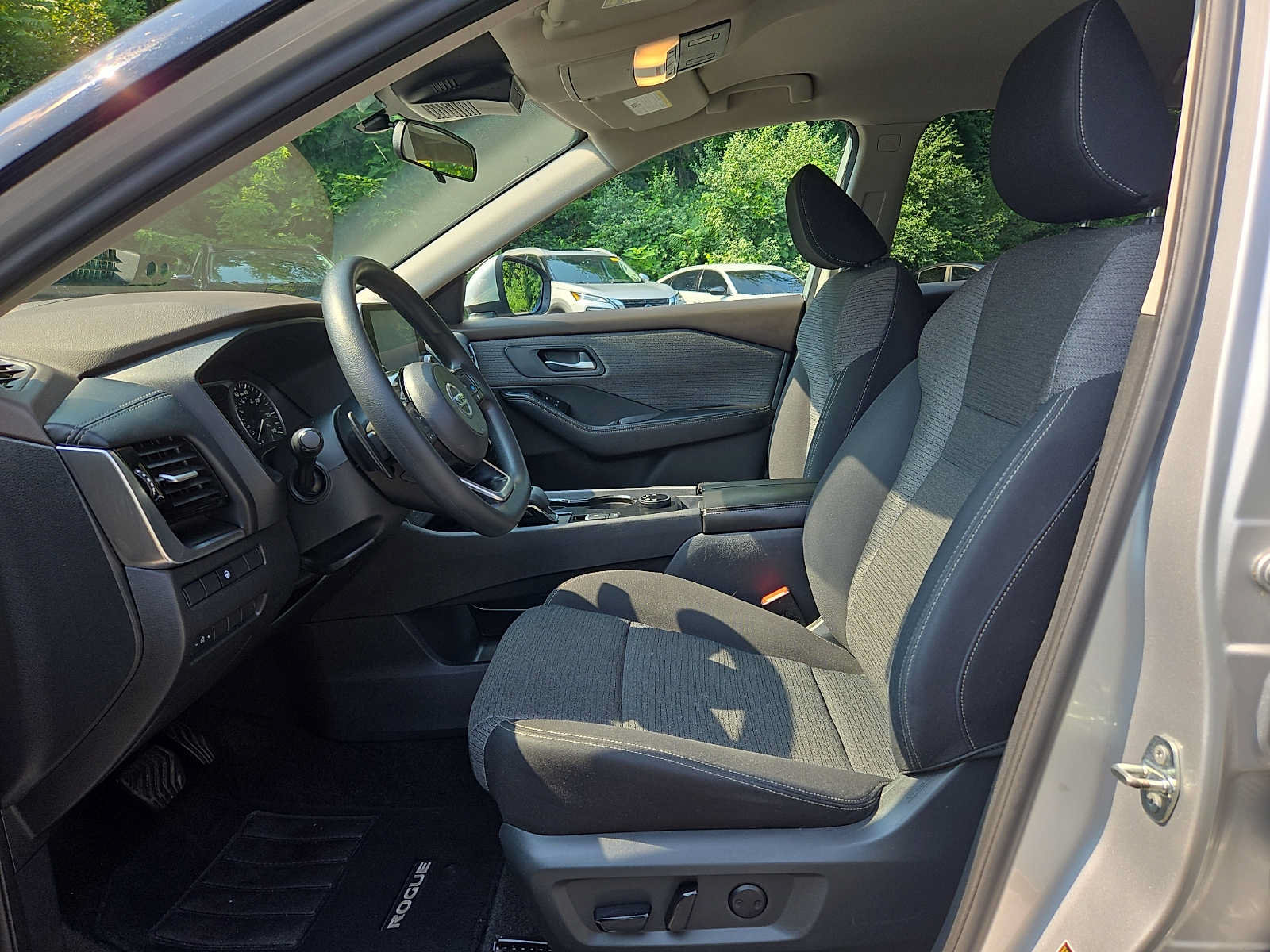 Used 2021 Nissan Rogue SV AWD/4WD image 13