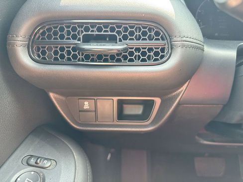Used 2024 Honda HR-V LX image 18